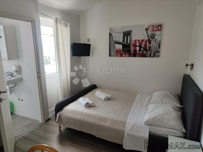 VODICE - HOTEL SA 17 SOBA BLIZU MORA - 9