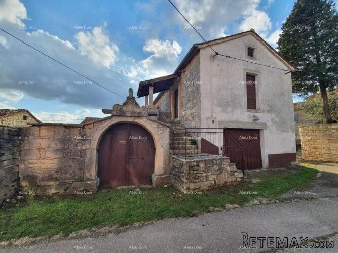 Dvije stare kamene kuce, Tinjan.