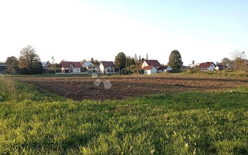Veliko građevinsko zemljište u Josipdolu - 2
