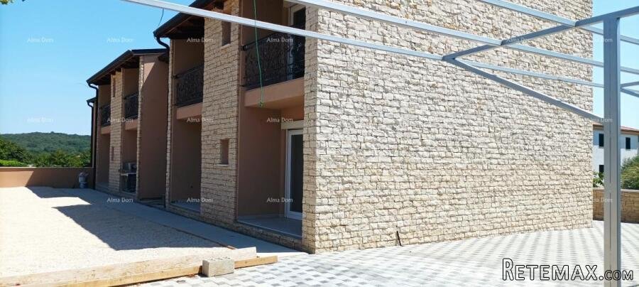 Novoizgrađena apartmanska zgrada u blizini Rovinja