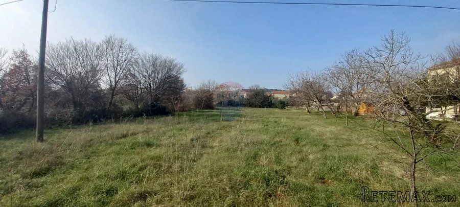 Pula,građevinsko zemljište u predgrađu