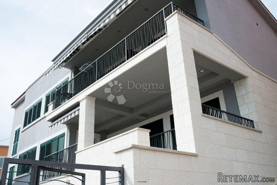 ŠIBENIK CENTAR GRADA PREKRASNA KUĆA SA PRELJEPIM POGLEDOM - 2