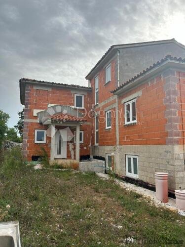 Kuća sa potencijalom na osami 3650 m2 okućnice - 2