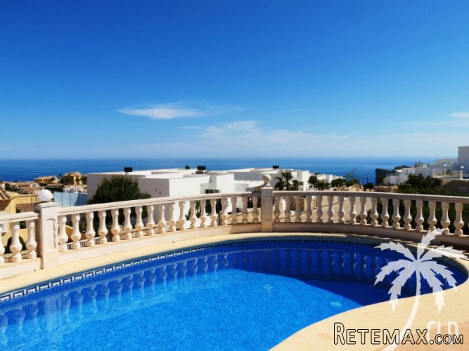 South east facing villa on one level built in 2008 in the.. - 3