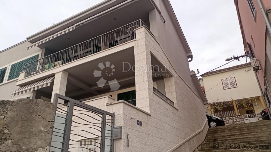 ŠIBENIK CENTAR GRADA PREKRASNA KUĆA SA PRELJEPIM POGLEDOM - 4