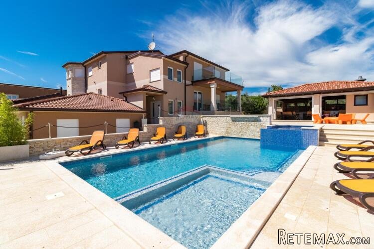 Istra, Loborika- Villa od 600 m2 sa bazenom