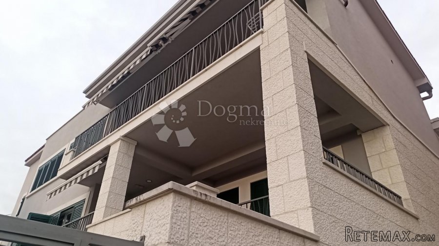 ŠIBENIK CENTAR GRADA PREKRASNA KUĆA SA PRELJEPIM POGLEDOM - 5