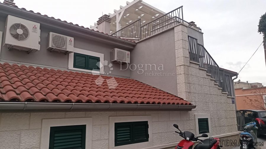 ŠIBENIK CENTAR GRADA PREKRASNA KUĆA SA PRELJEPIM POGLEDOM - 6