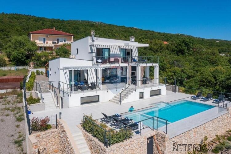 Crikvenica, Šmrika, moderna kuća s bazenom i pogledom na mor