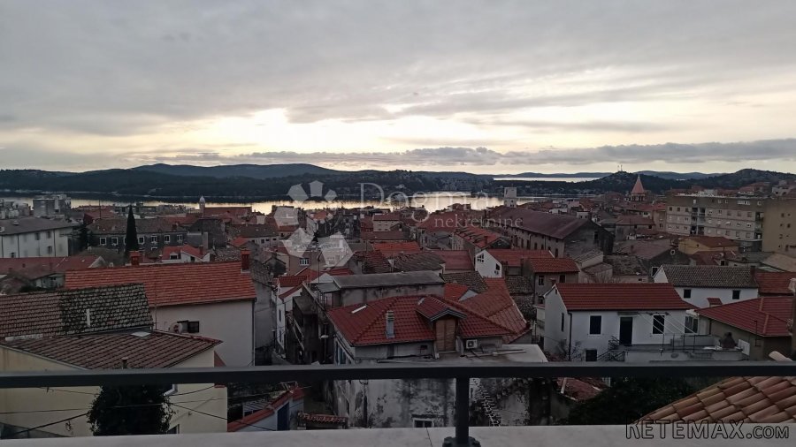ŠIBENIK CENTAR GRADA PREKRASNA KUĆA SA PRELJEPIM POGLEDOM - 8