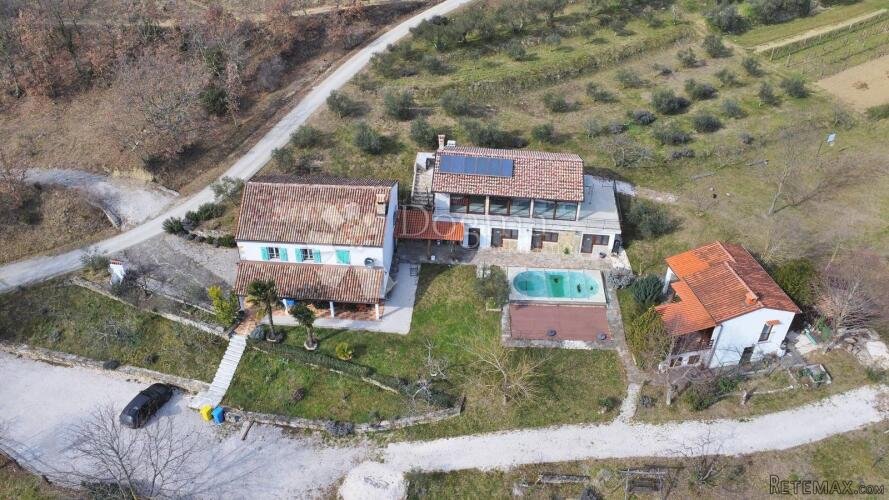 Oaza u srcu Istre, 3 kuce.. 30,000 m2 zemljišta - 2