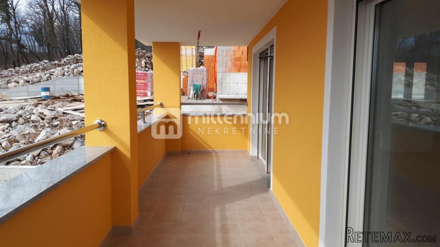 Kastav, 330m2, kuća s dva stana i poslovnim prostorom - 5