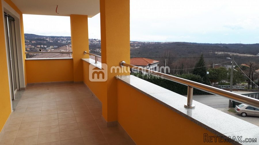 Kastav, 330m2, kuća s dva stana i poslovnim prostorom - 7
