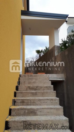 Kastav, 330m2, kuća s dva stana i poslovnim prostorom - 9