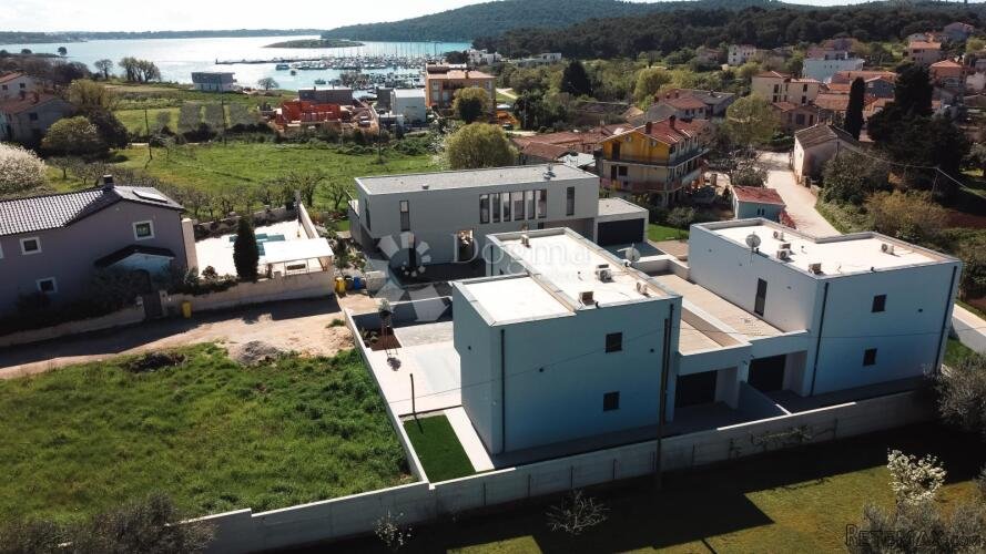 *Elegantna vila s bazenom • blizu mora • u mirnom okruženju* - 2
