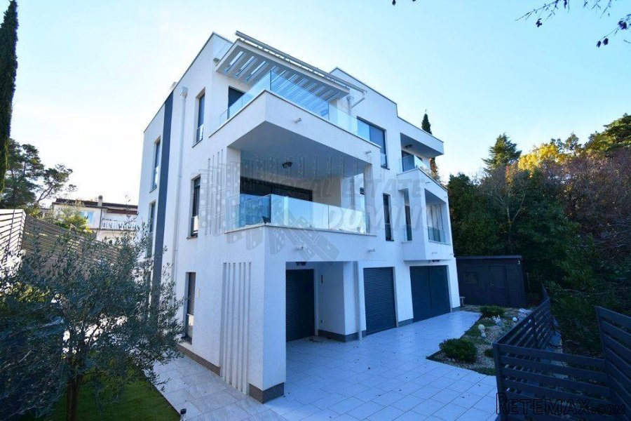 Apartman sa pripadajuća 3 studia na 70m od mora!! Malinska