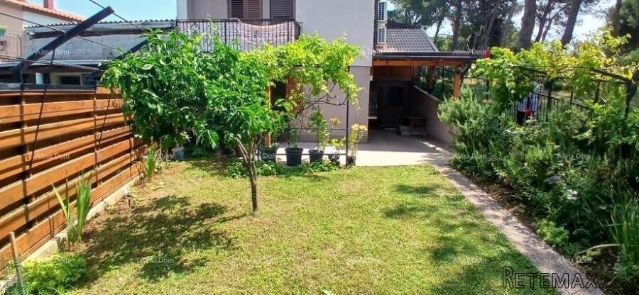 KUĆA SA TRI APARTMANA, MEDULIN