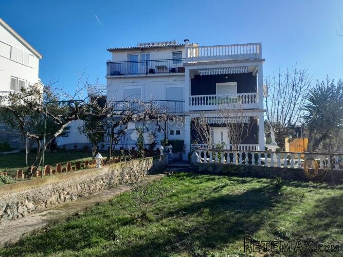 Lijepa kuća sa apartmanima u Kamporu 150m od mora - 2