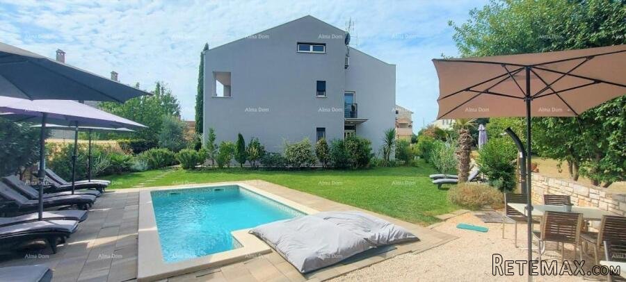 Prodaja velike kuće sa bazenom i zasebnim apartmanima, Bale!