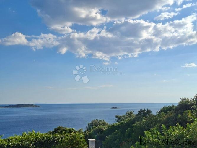 VINIŠĆE | INVESTICIJSKA PRILIKA NA JADRANU – 4.150 m² S POGL