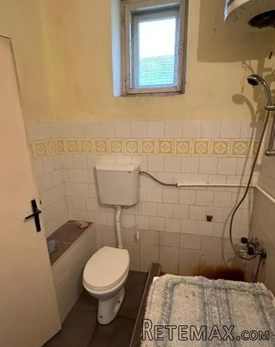 Na prodaju kuca 320m2 u selu Torak - 9
