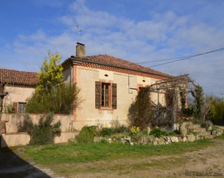 Farmhouse + large guest house, lake &..