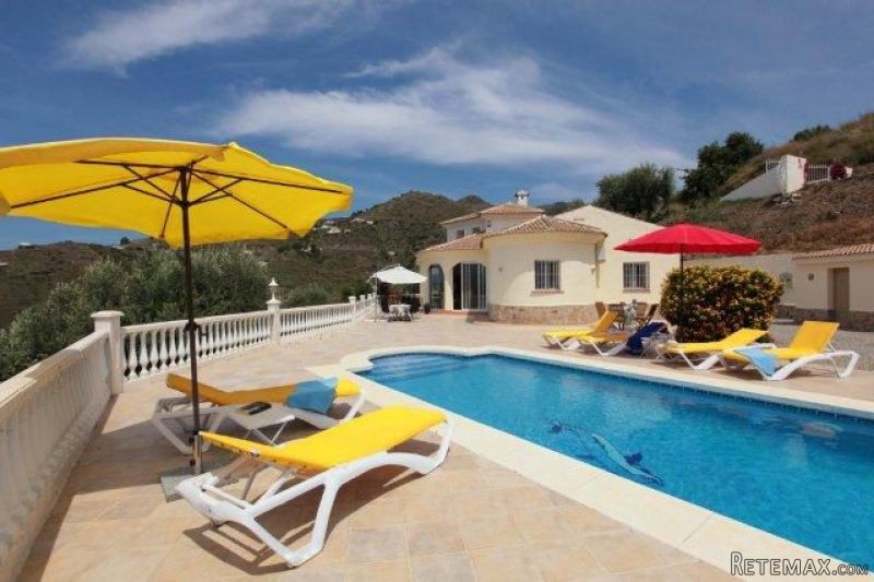 Villa for Sale in Arenas 339.000 €