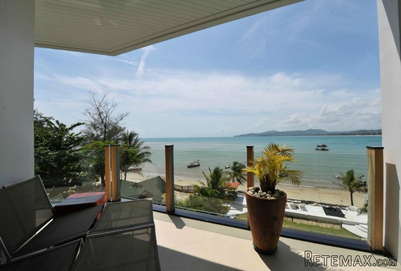 Beachfront - Unique 2-Bedroom Penthouse..