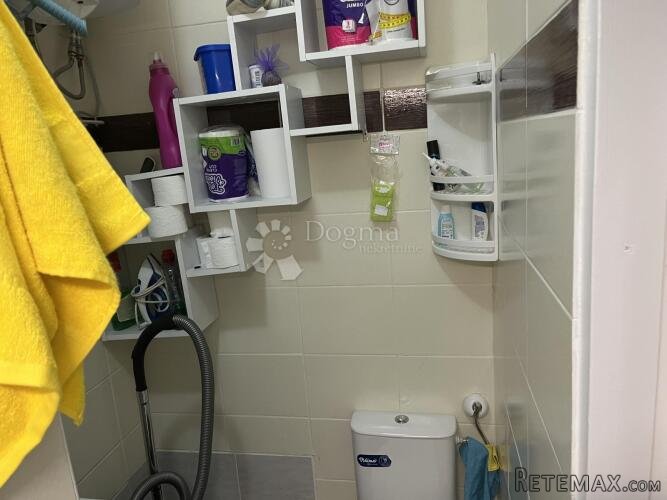 Stan s uključenim režijama s pogledom na trg Bana Josipa Jel - 3