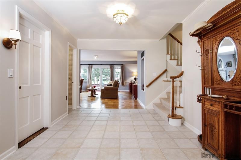 6 bedroom House For Sale: 111 Barton.. - 2