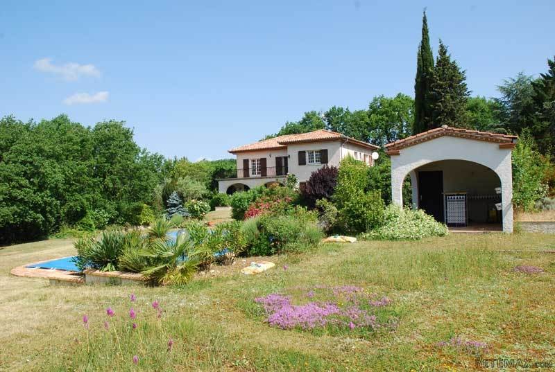 Attractive Home In An Acre With Pool Nr..