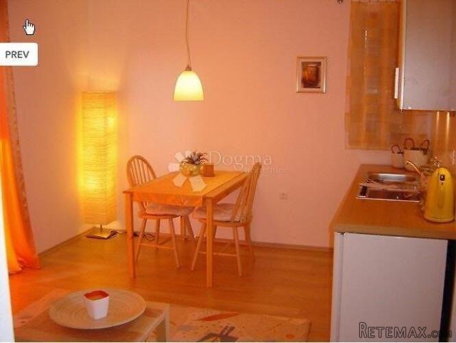 Molat - kuća s velikim stanom i 3 apartmana - 7