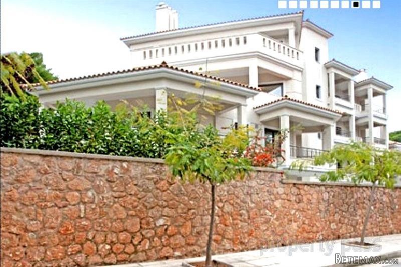 4 bedroom Apartment For Sale: Nea..