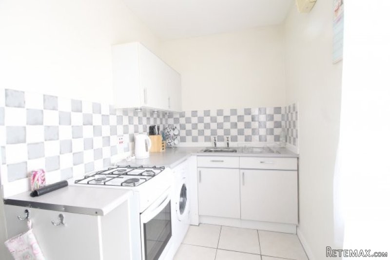 2 bedroom, Flat house for sale - 2