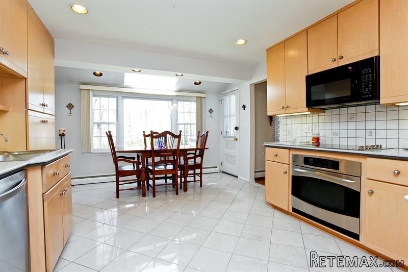 3 bedroom House For Sale: 2394 Mark.. - 2
