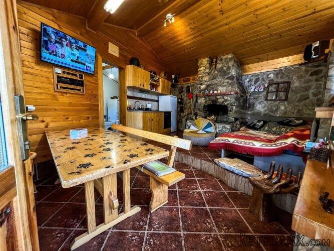 Vikendica na Zlatarskom jezeru sa privatnim zalivom - 11
