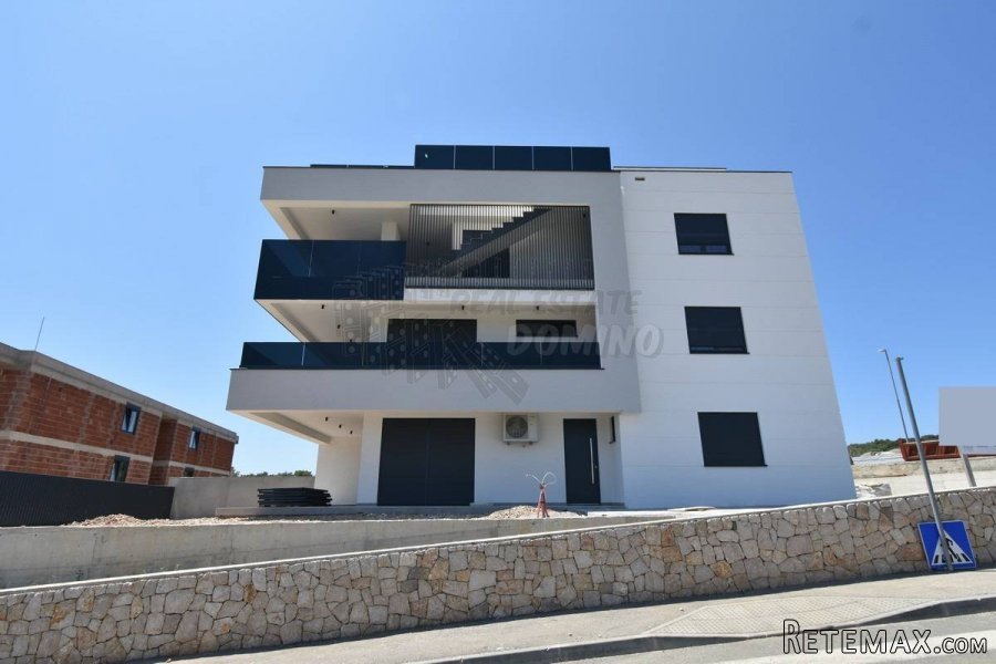 Apartman u novogradnji s okućnicom! Grad Krk! - 12