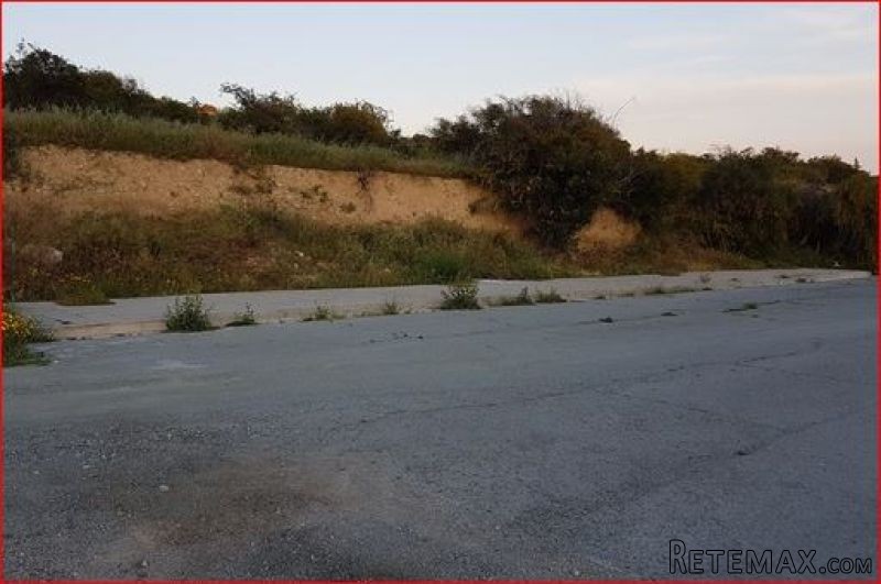 Plot of 301m2 with title deeds in Green.. - 2