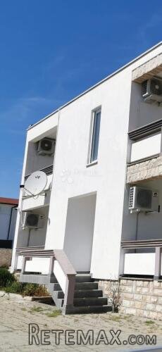 Kuća na Viru s bazenom i apartmanima - sveukupno 698m2