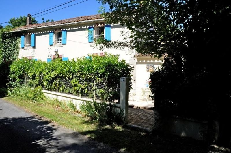 6 Bedroom Farm House For Sale - 2