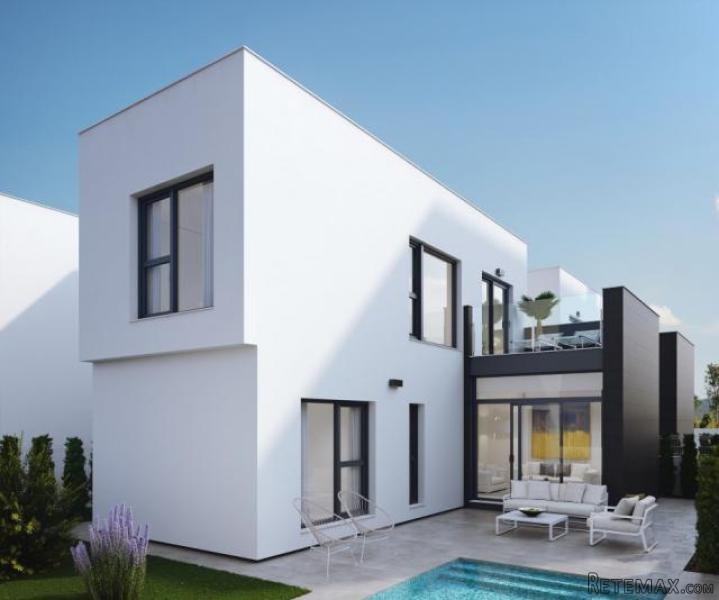 3 bed 2 bath detached villas, 5 minutes..