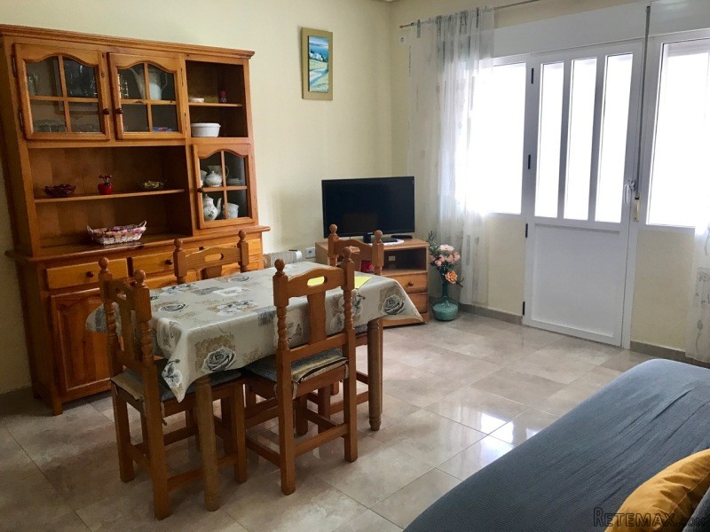 3 bedroom, 1 bathroom Apartment, (build..