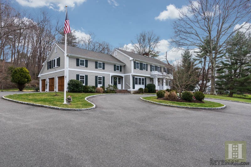5 bedroom House For Sale: 390 MIDDLESEX..