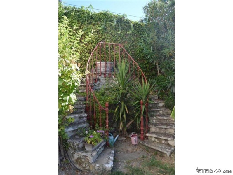 Contemporary House Two Minute Walk From.. - 2