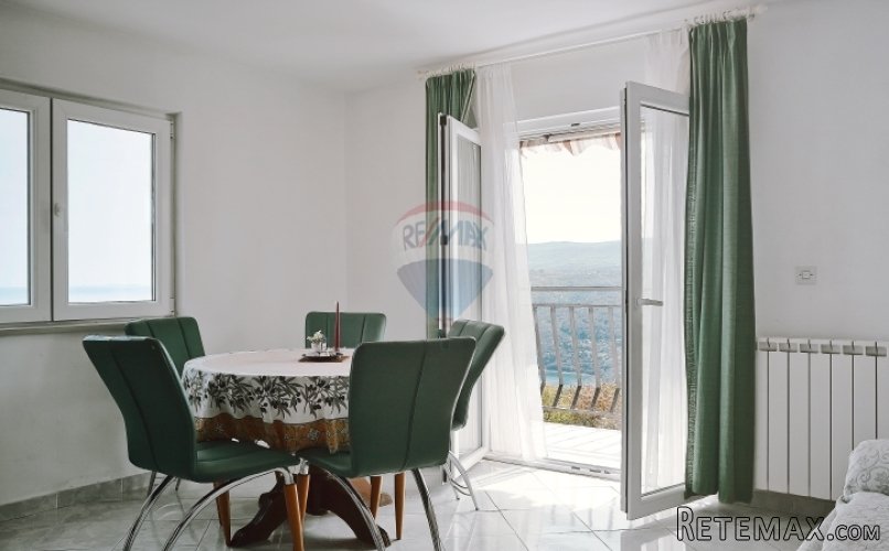 RABAC, ISTRA, KUĆA S 4 ETAŽIRANA STANA I GARAŽAMA, 370... - 3