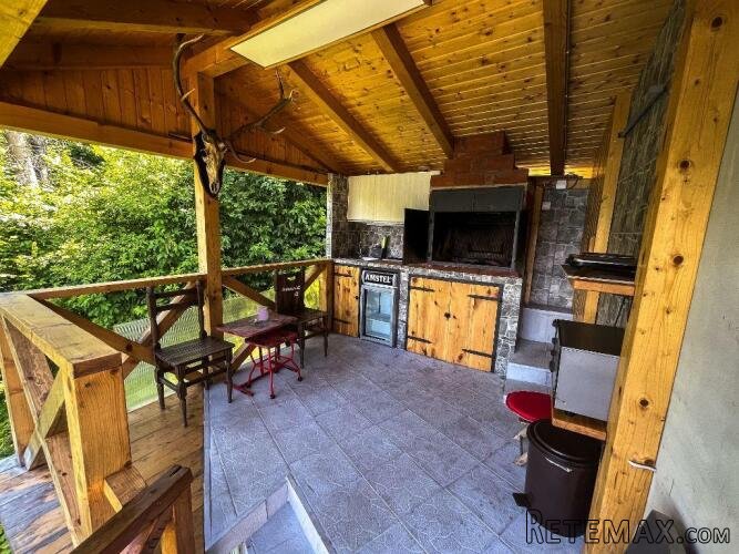 Vikendica na Zlatarskom jezeru sa privatnim zalivom - 16
