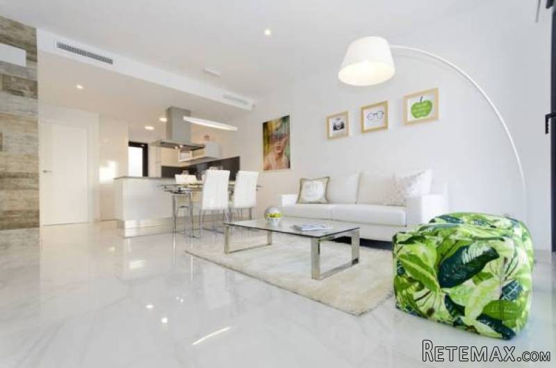 3 Bedroom 3 Bathroom Townhouse In..