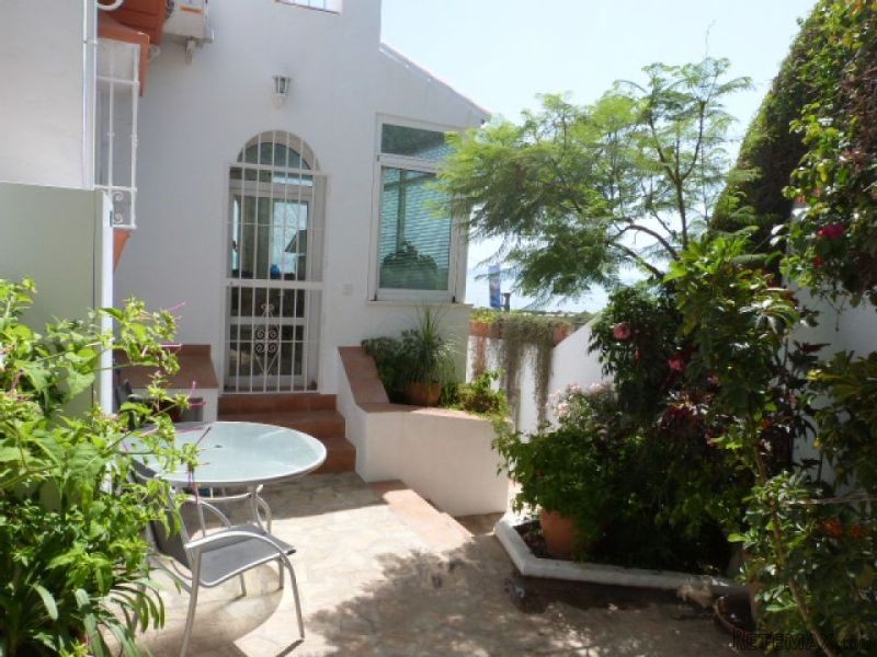 3 bedroom, 2 bathroom Villa, (build 154..