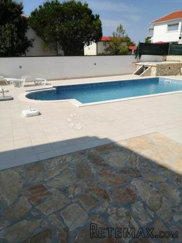 Kuća na Viru s bazenom i apartmanima - sveukupno 698m2 - 2