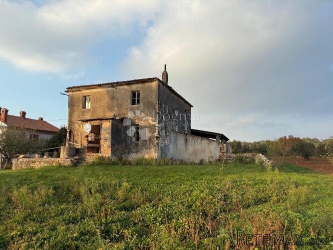 Kuća za kompletnu renovaciju na 541 m2 okućnice - 2